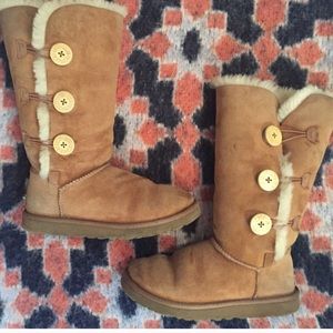 Ugg Bailey button boots size 7